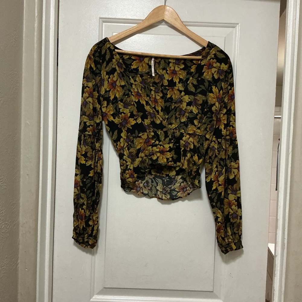 Free People Ariana Floral Crop top features long Size 4 Great conditions - Picture 7 of 7